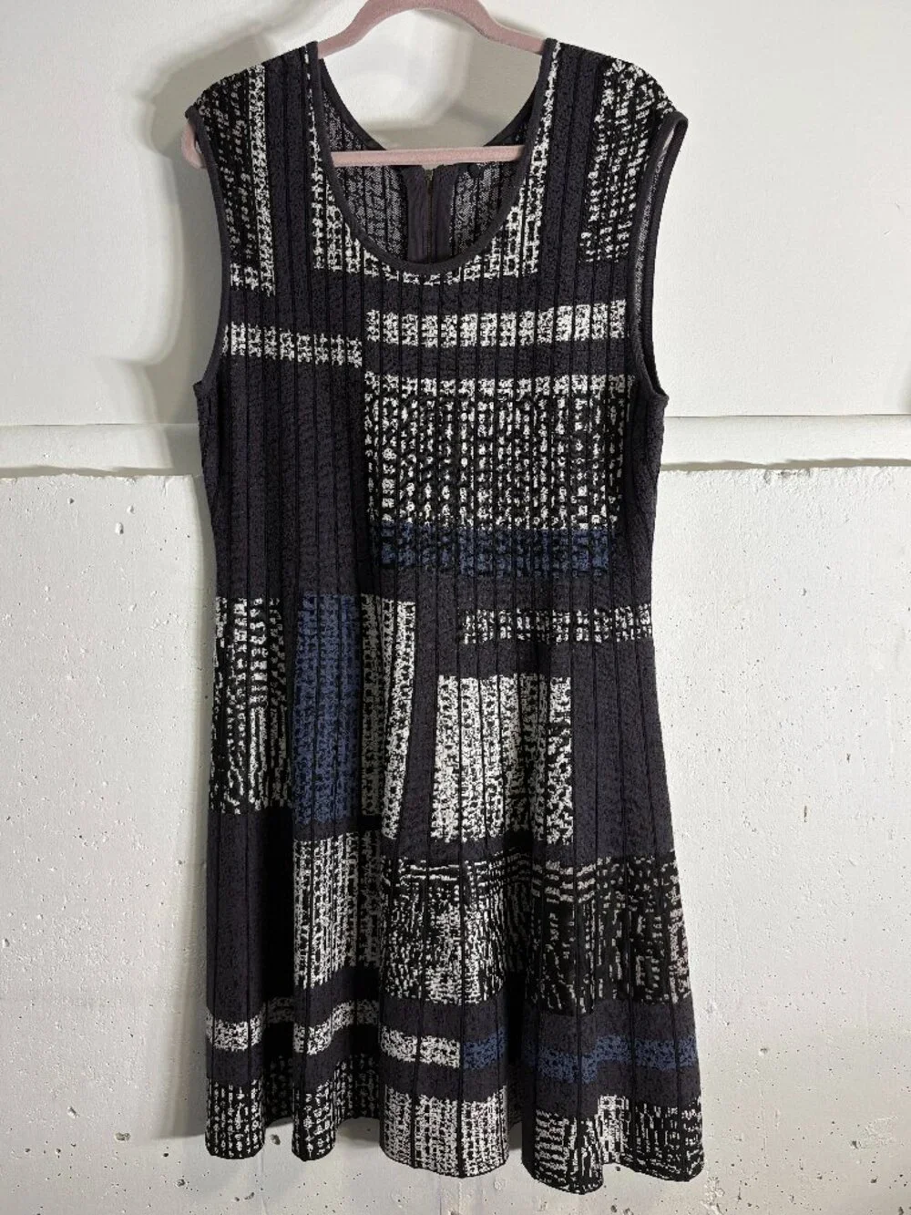 NIC+ZOE Black & White Textured Knit Fit & Flare Dress - Picture 2 of 4